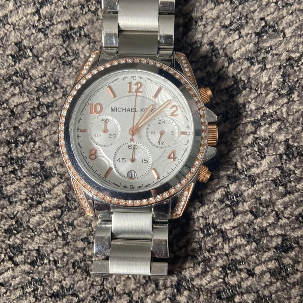 Michael Kors Set - Picture 2 of 3